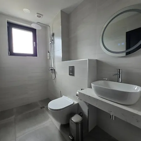 Calypso, Private Pool With Heating And Salt Water * Lozenets