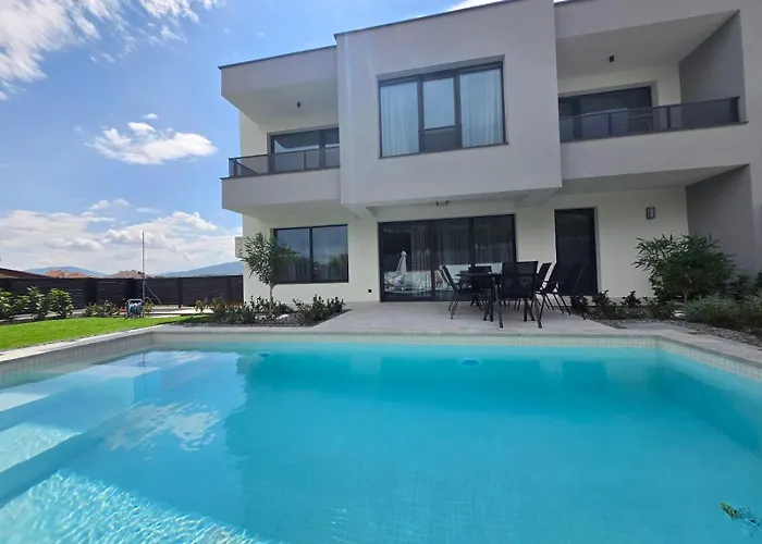 Calypso, Private Pool With Heating And Salt Water