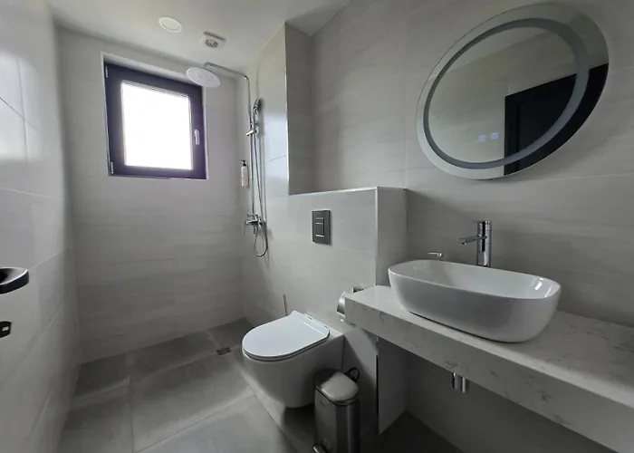 Calypso, Private Pool With Heating And Salt Water * Lozenec