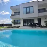 Calypso, Private Pool With Heating And Salt Water