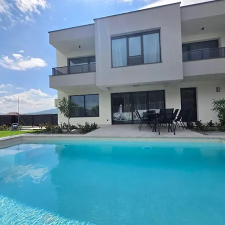 Calypso, Private Pool With Heating And Salt Water