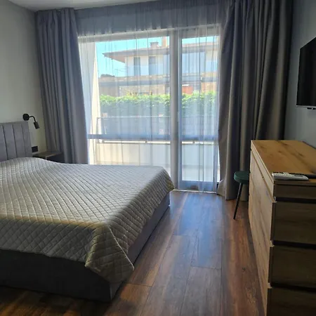 Calypso, Private Pool With Heating And Salt Water * 洛泽内茨