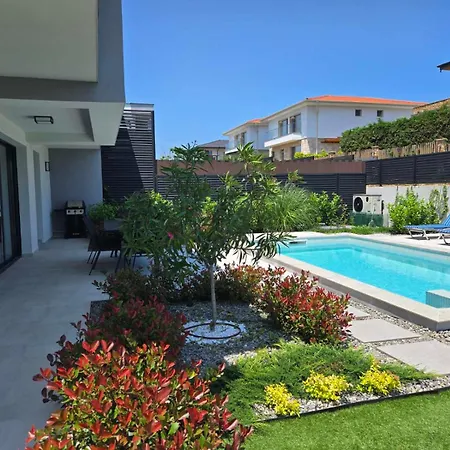 Calypso, Private Pool With Heating And Salt Water * 洛泽内茨