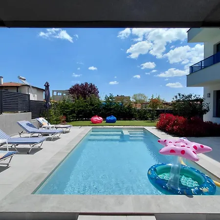 Calypso, Private Pool With Heating And Salt Water Lozenets