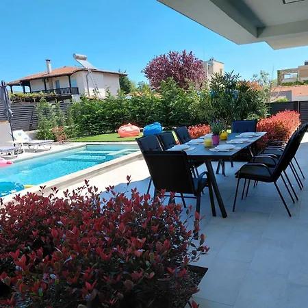 Calypso, Private Pool With Heating And Salt Water Lozenets