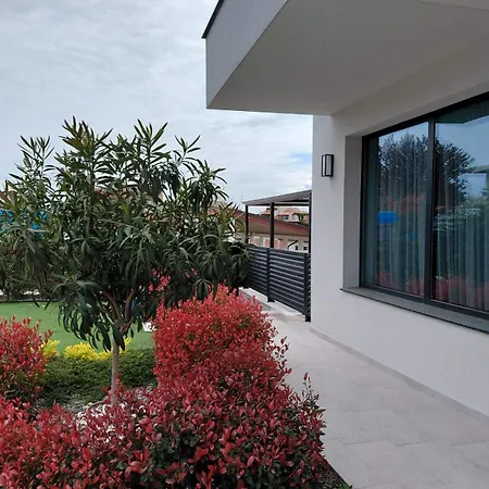 Calypso, Private Pool With Heating And Salt Water