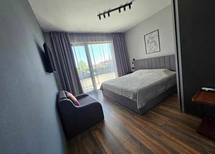 Calypso, Private Pool With Heating And Salt Water Лозенец