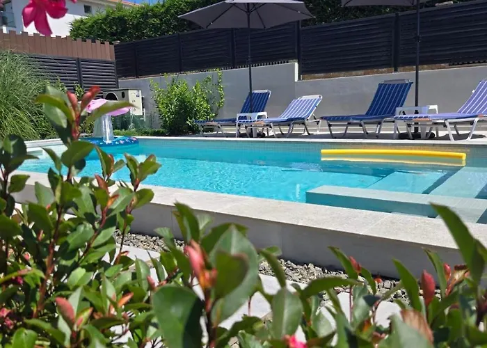 Calypso, Private Pool With Heating And Salt Water Луксозна вила Лозенец