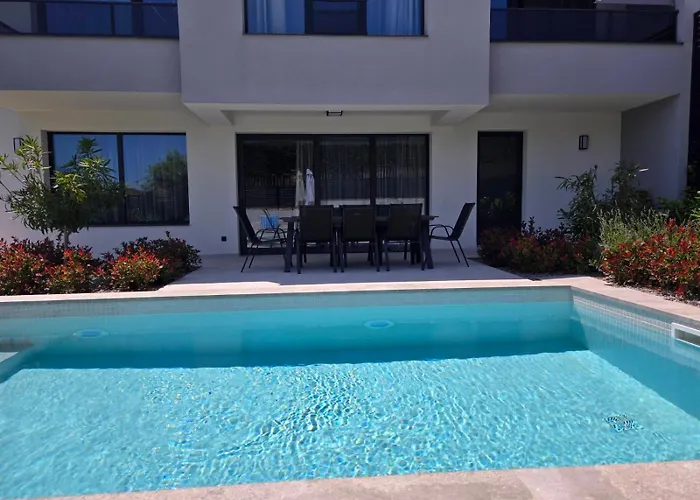 Calypso, Private Pool With Heating And Salt Water Луксозна вила Лозенец